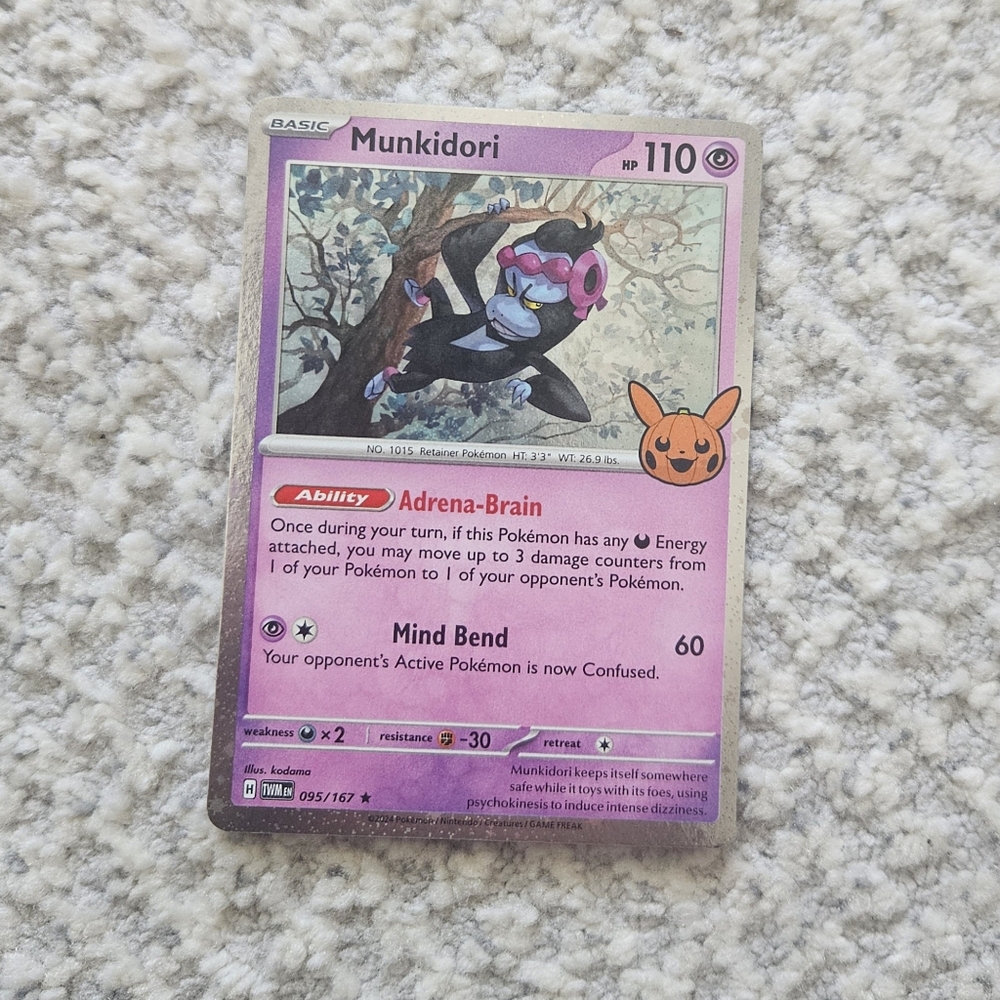 POKEMON TCG Card Munkidori Trick or Treat BOOster Bundle Cosmo Holo Rare 95 PZ